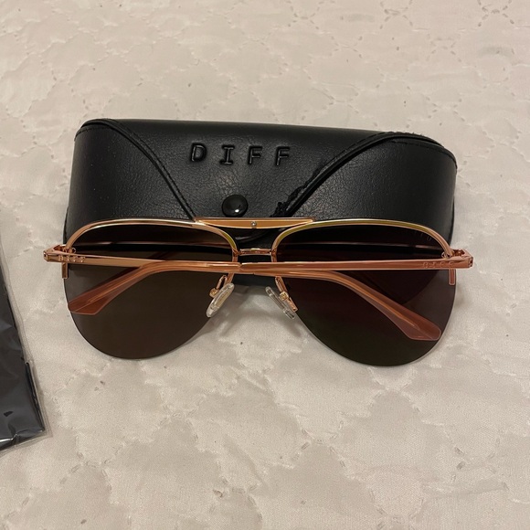DIFF sunglasses - Picture 2 of 2